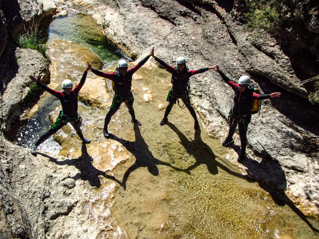 Groupe aguarika dans le canyon du formiga en sierra de guara