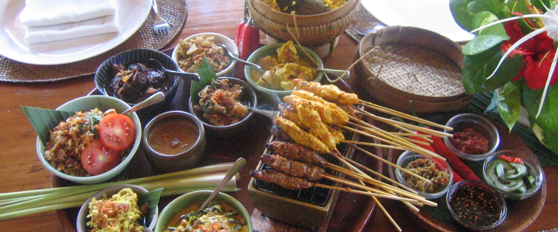 Cuisine balinaise Voyage au cœur des saveurs, des warungs aux marchés