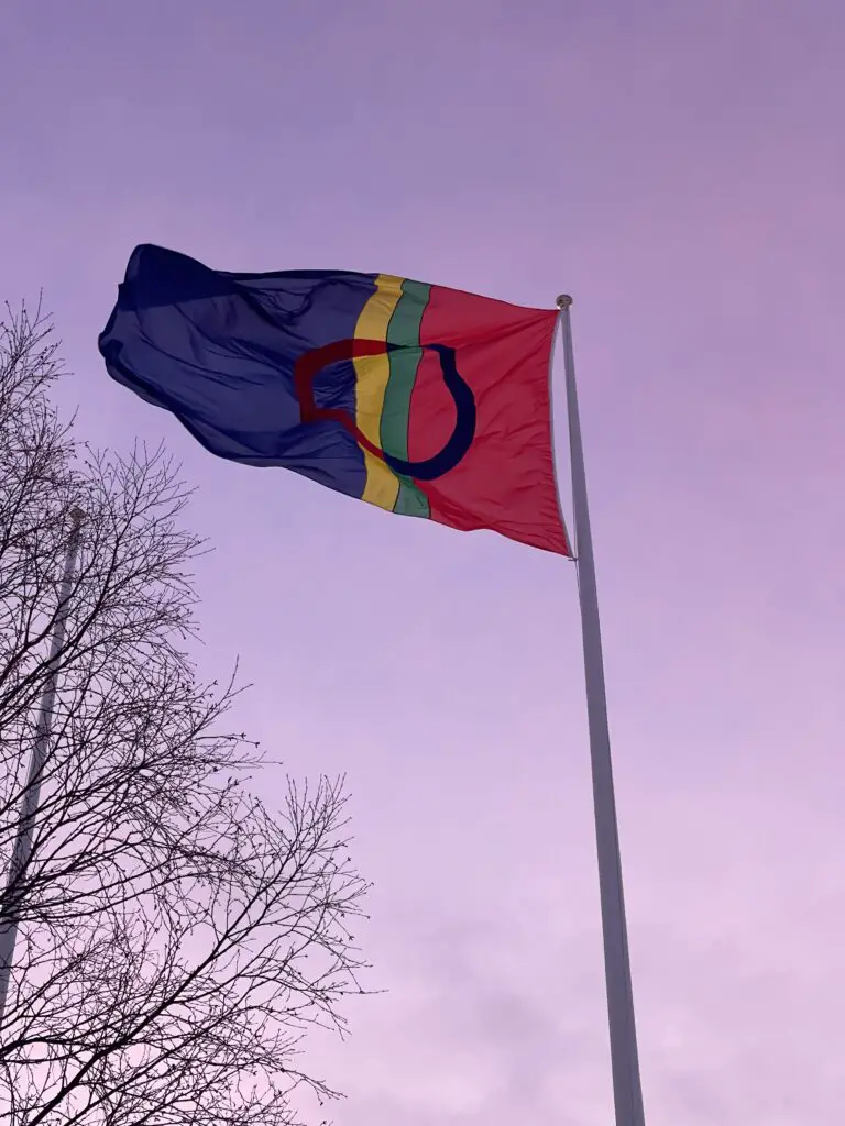 Drapeau Sami lors de la fête nationale du 6 février