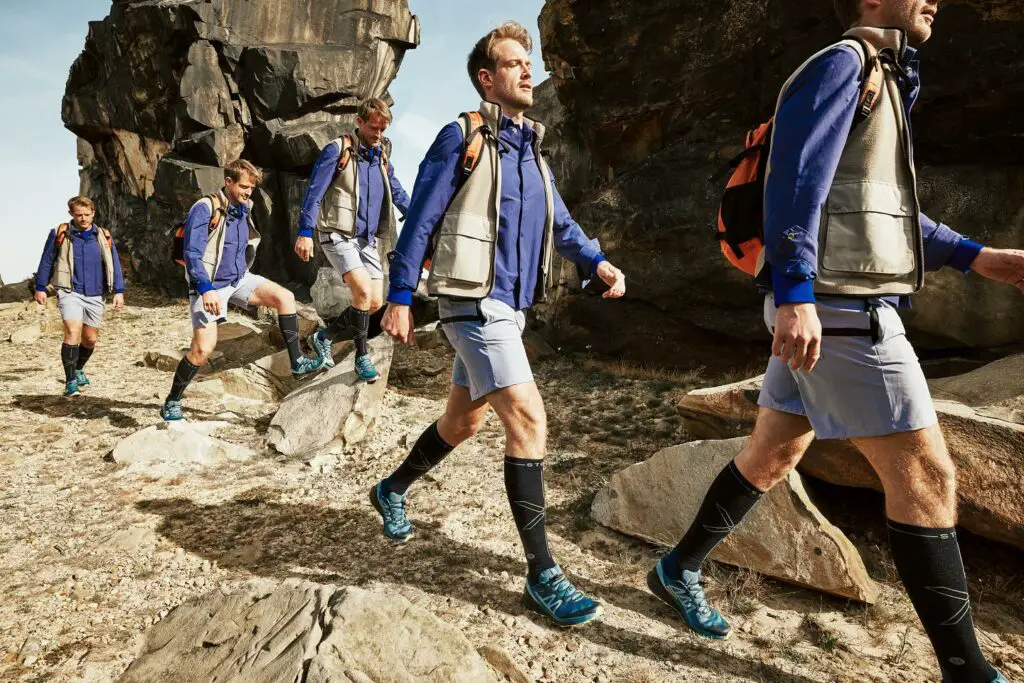 randonner et voyager avec des chaussettes de compression