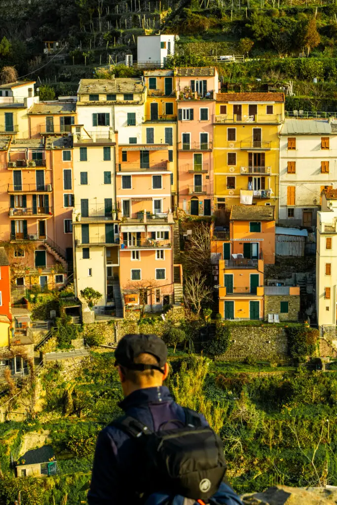 Arrivée sur Manarola et ses maisons colorées