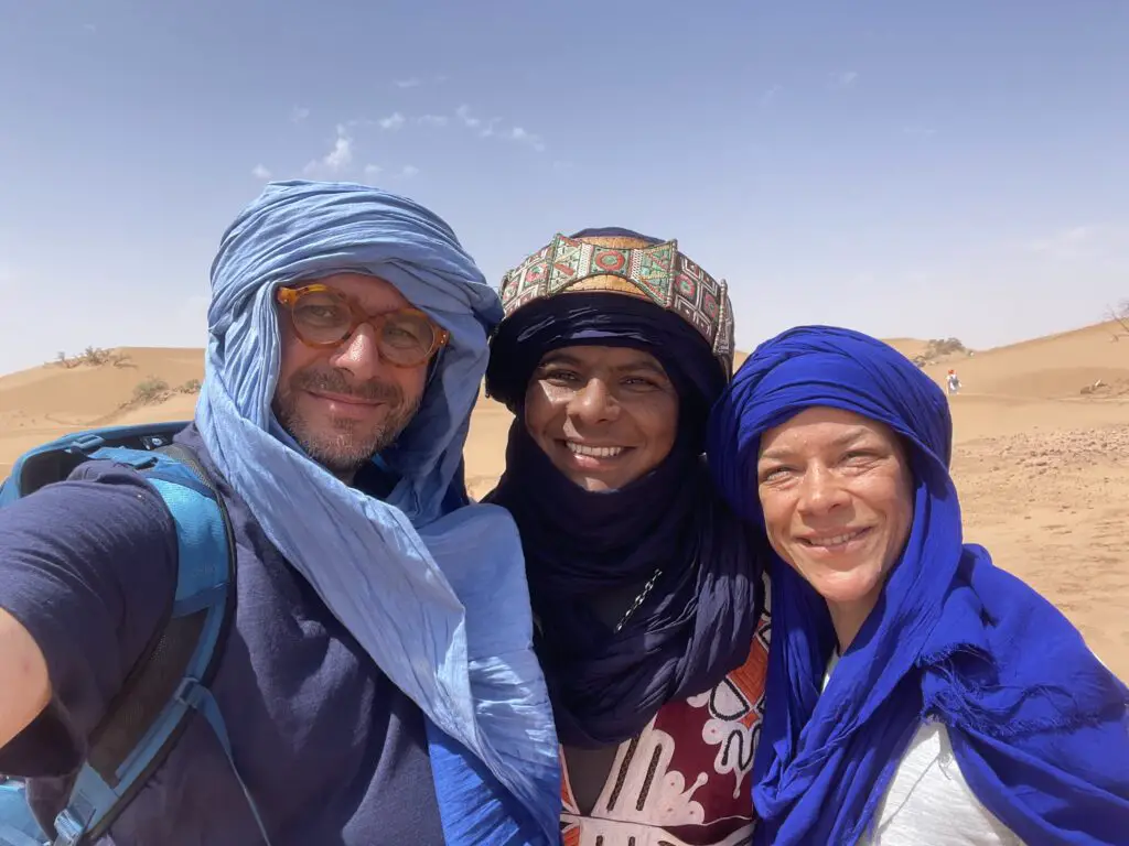 Voyage initiatique dans le désert avec Ali Khatar âmes du désert, Stéphanie Ukuraï Idowe et Michaël ROUHAUD