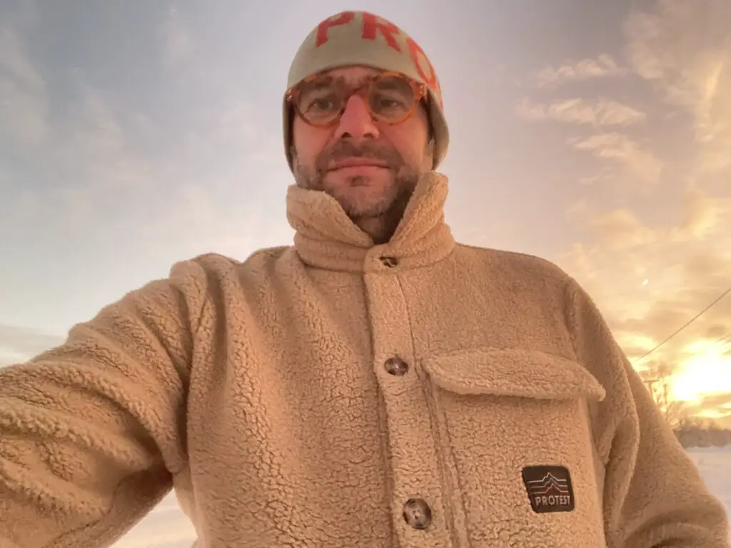 Retour d'expérience de la chemise chaude et chapeaux Protest