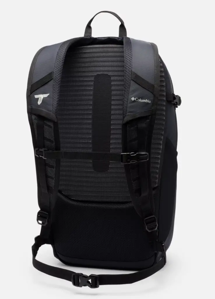test du Sac à Dos Triple Canyon™ 24L Unisexe Columbia dans le désert marocain