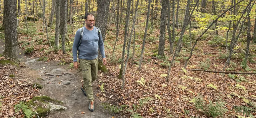 randonnée au québec avec des vêtements de rando Helly hansen
