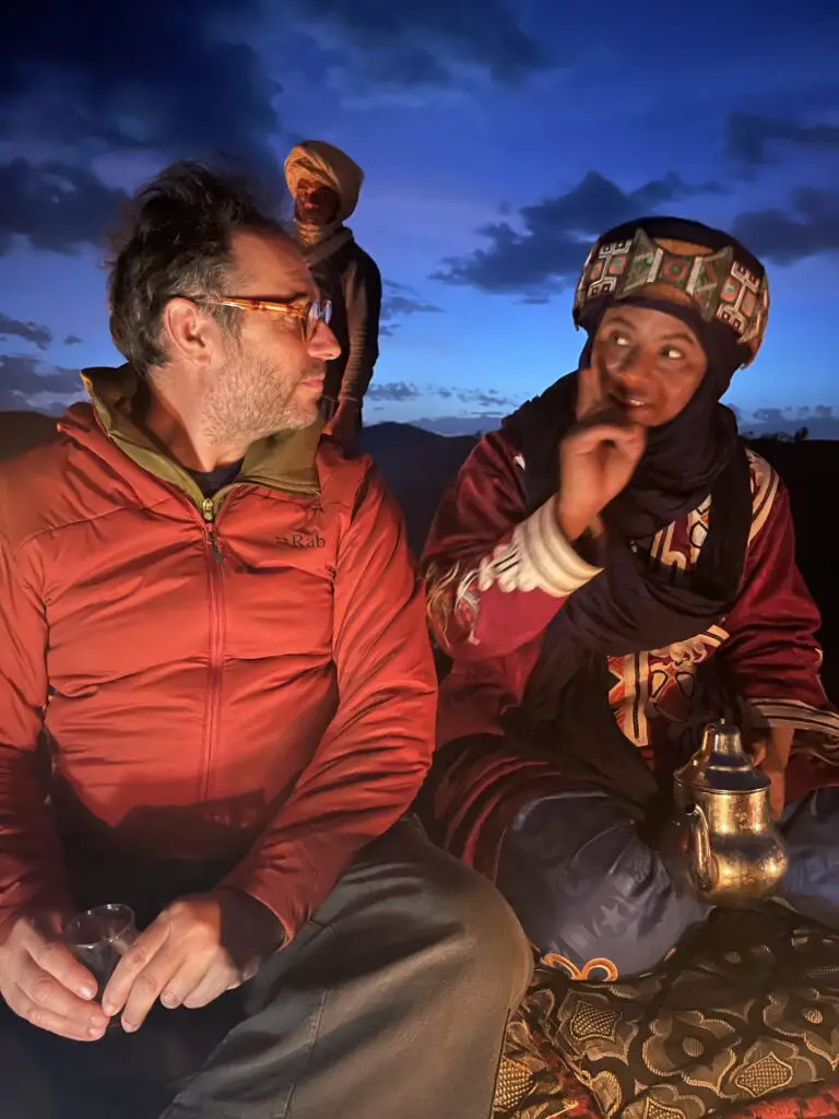 Doudoune Xenair Alpine Light RAB pour Homme testé dans le désert marocain