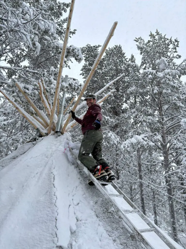 Installation d'un tipi en suède