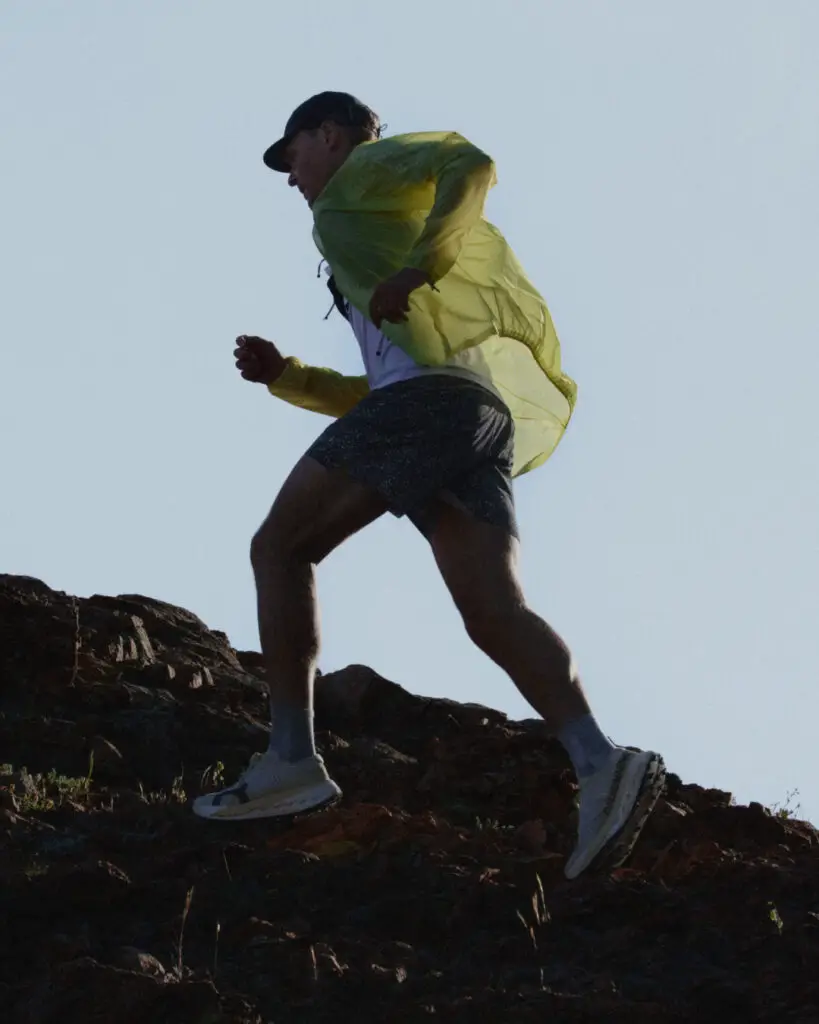 Pourquoi la veste de trail est-elle essentielle pour les traileurs exigeants