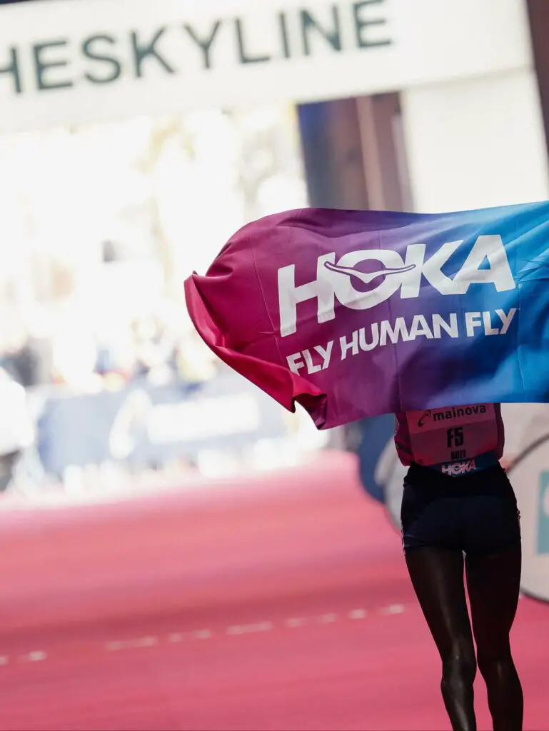 L'histoire de Hoka d'une idée radicale à une référence mondiale