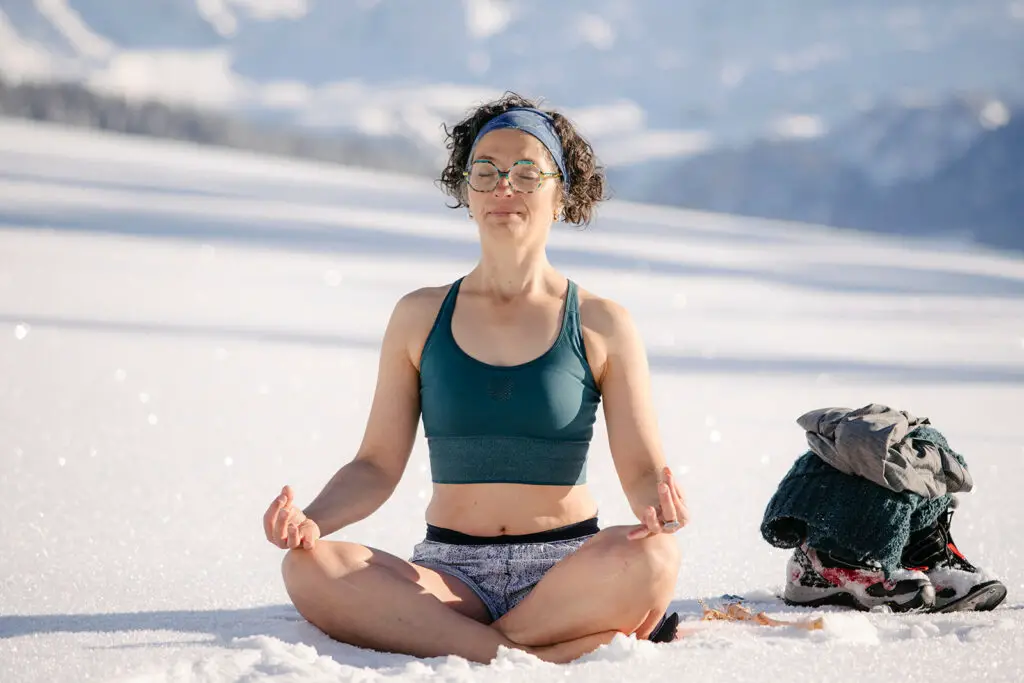 yoga du froid et raquettes aux Saisies, beaufortain