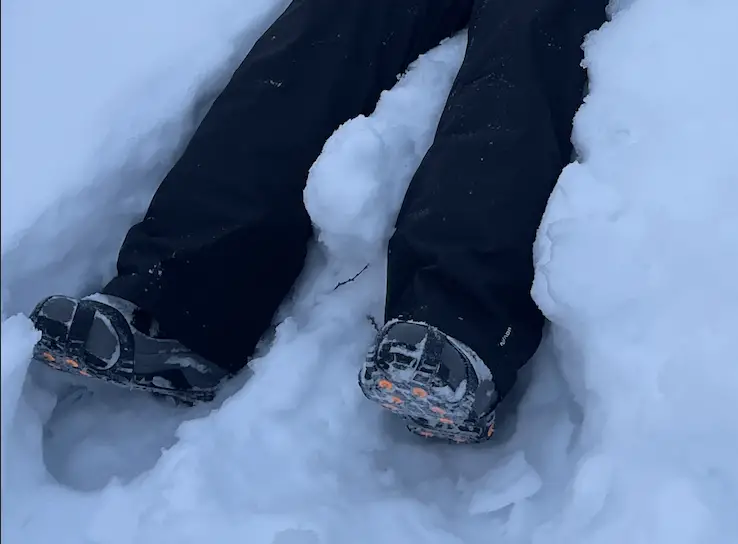 Quand faut-il envisager des crampons additionnels pour les bottes de neige
