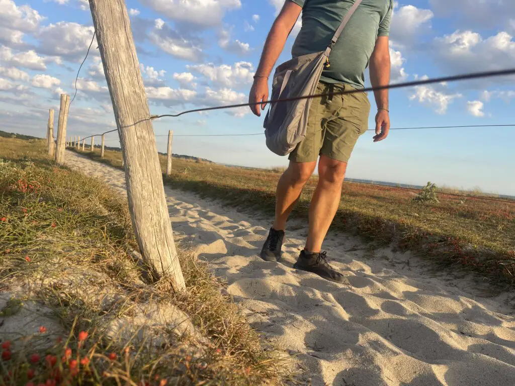 marche sur le sable en bretagne