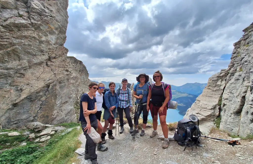 Tour du Beaufortain_ Roc du vent_lac de roselend_randonnée et yoga_helene professeure de yoga et accompagnatrice en montagne