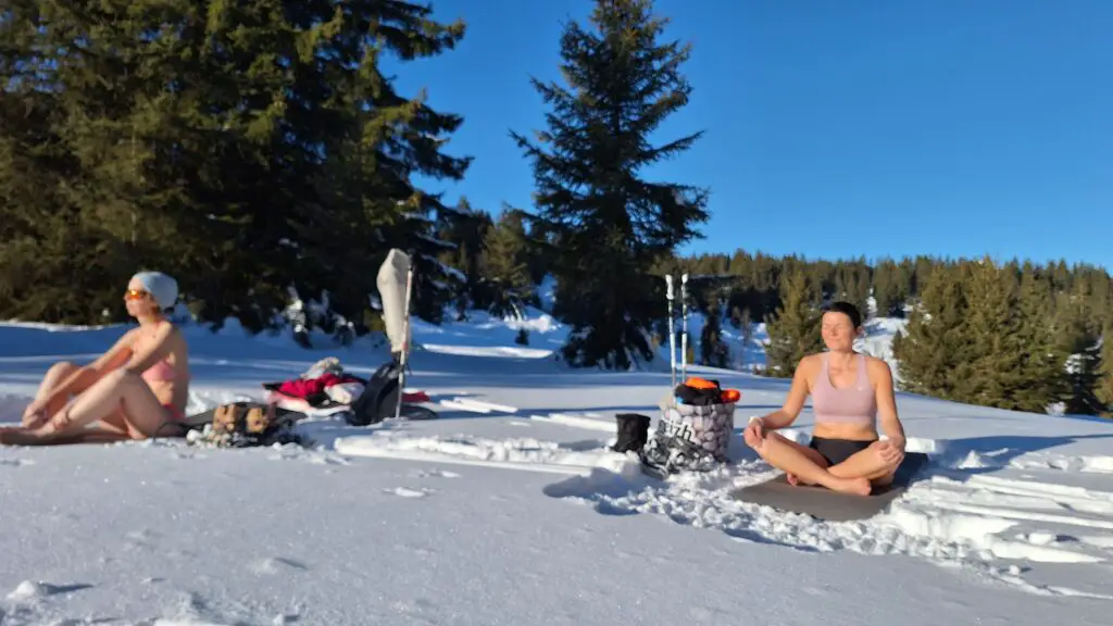 Helene professeure de yoga du froid aux saisies beaufortain savoie