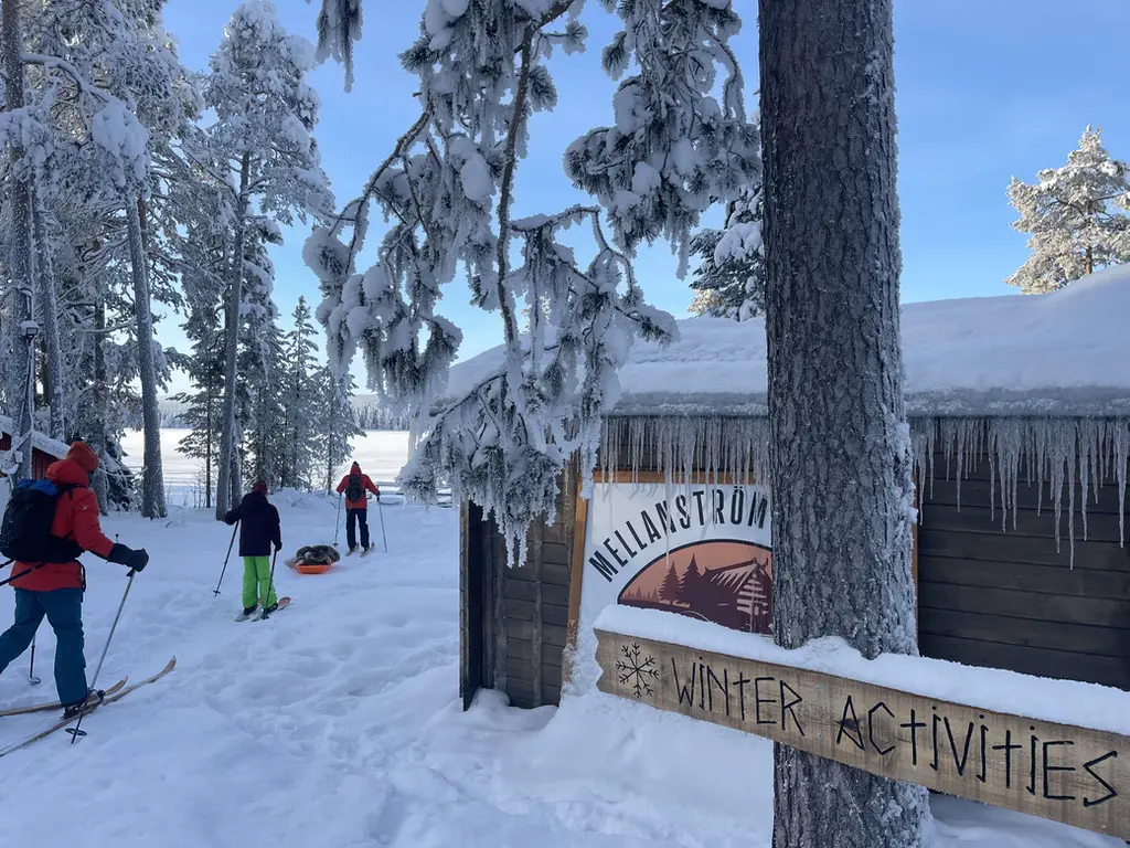 Mellanström en hiver : paysages glacés & activités outdoor