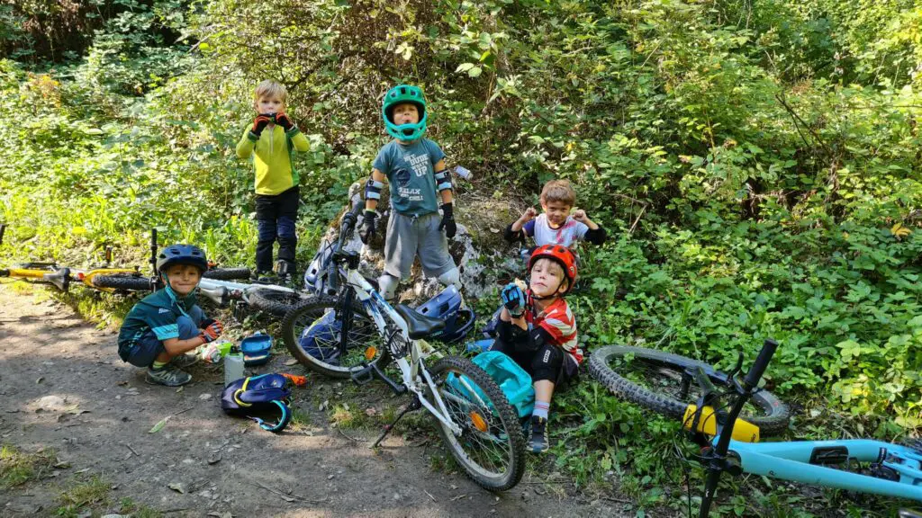 Approche pédagogique en vtt pour enfants avec progression technique, conseils de pilotage
