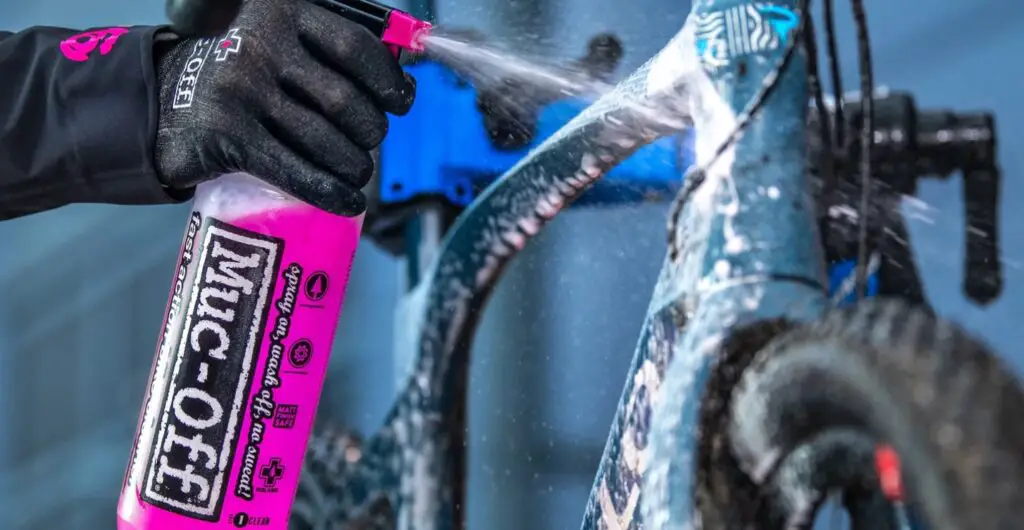 Arav'e-bike Un atelier de réparation et un service personnalisé au grand bornand