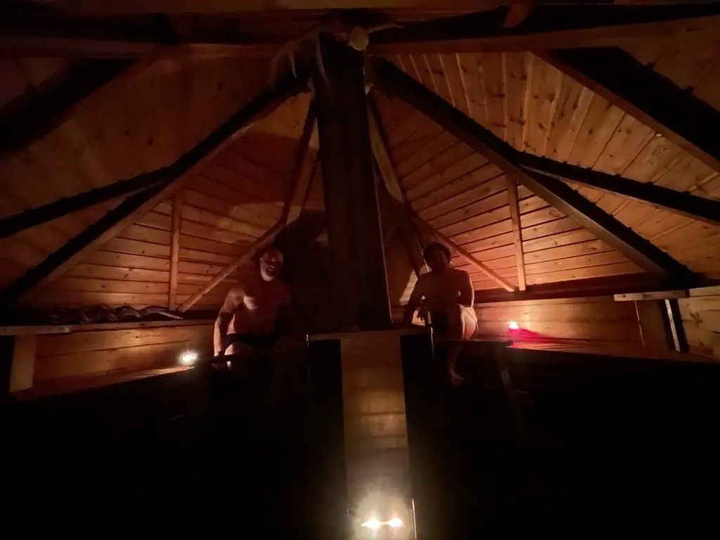 Moment de détente au Sauna en Laponie après une journée de ski nordique avec Robert Bour