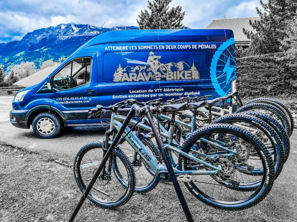 Location VTT électrique livrée à Annecy