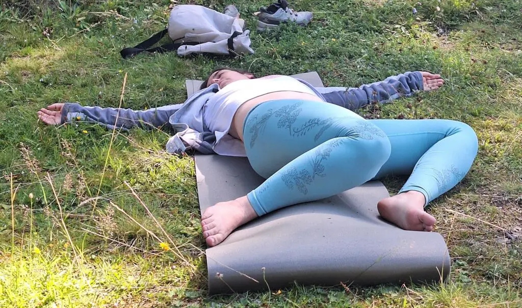 Hélène professeure de rando yoga été les saisies