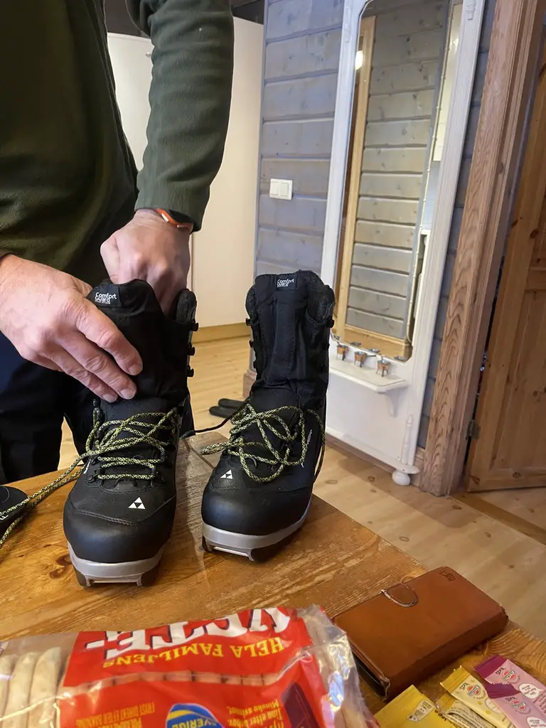 Préparation sortie ski nordique en laponie avec chaussure fischer et semelles chauffante G-Heat
