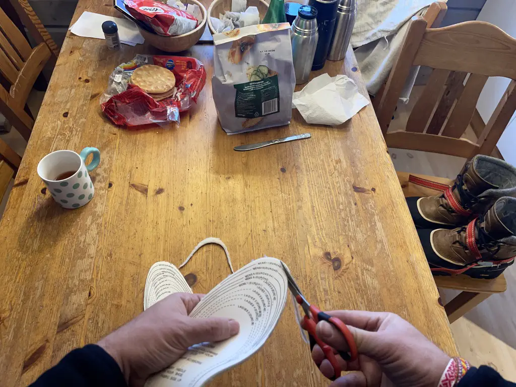 Découper à la bonne taille la Semelle laine naturelle G heat