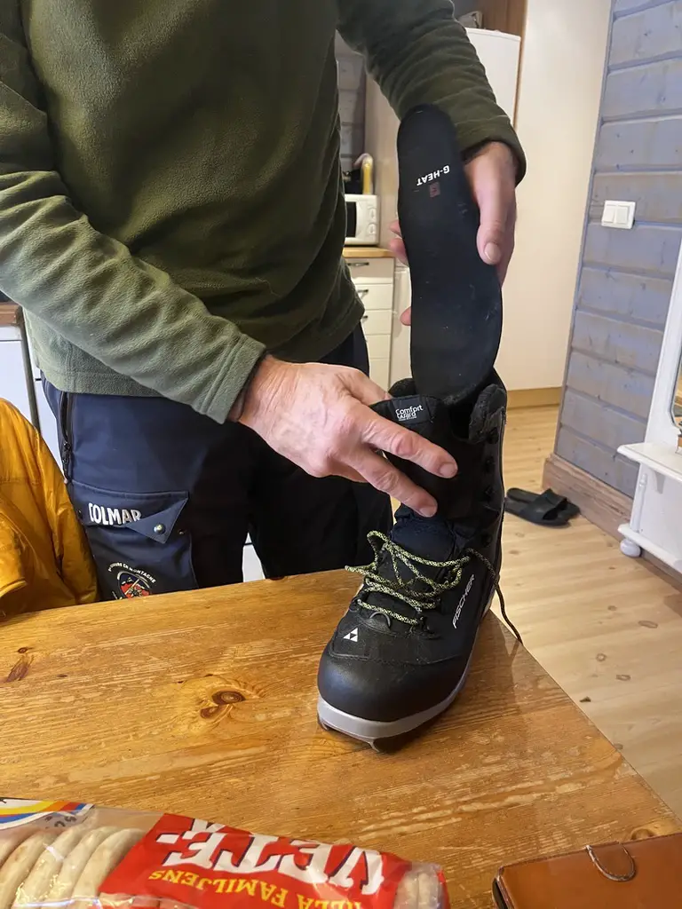 semelles chauffante G-Heat dans chaussure ski nordique fischer