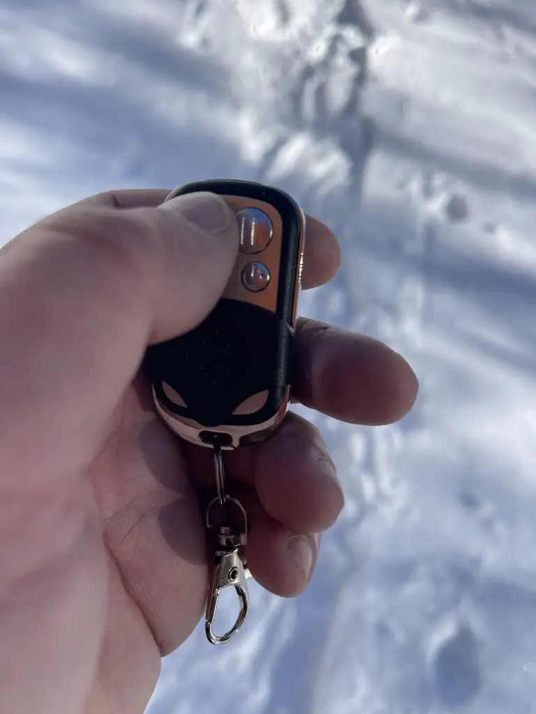 choisir l'intensité de chaleur avec la télécommande bluetooth des semelles chauffante G-Heat