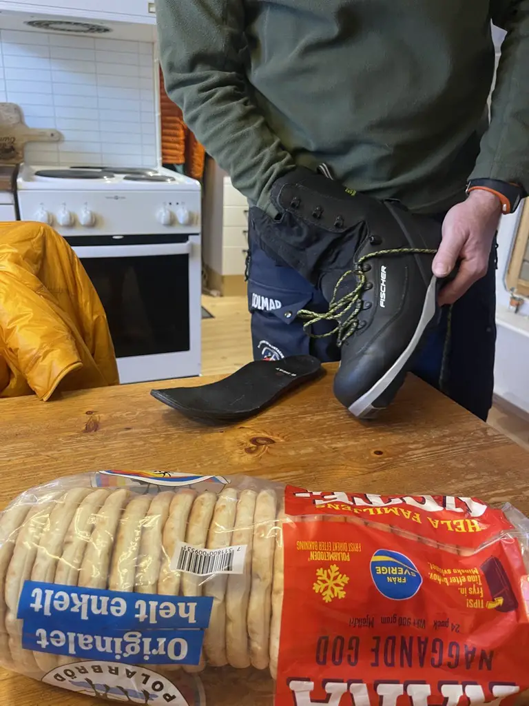 Mise en place des semelles chauffante G-Heat dans chaussure ski nordique fischer