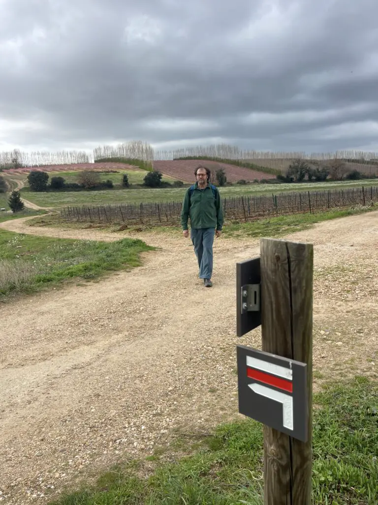 Randonnée avec tenue outdoor casual homme