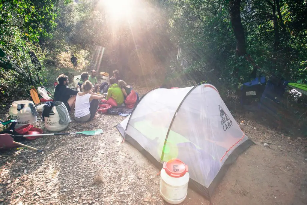 Dormir en bivouac dans les gorges de l'Ardèche