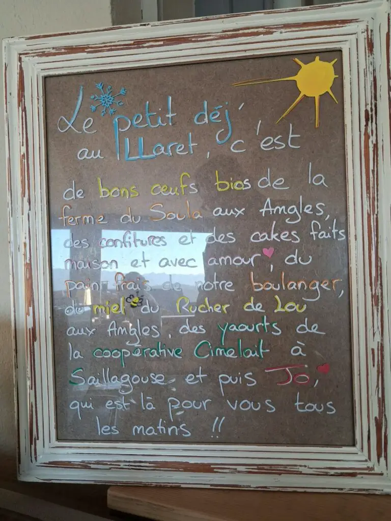 Carte du PDJ du restaurant du Llaret aux angles