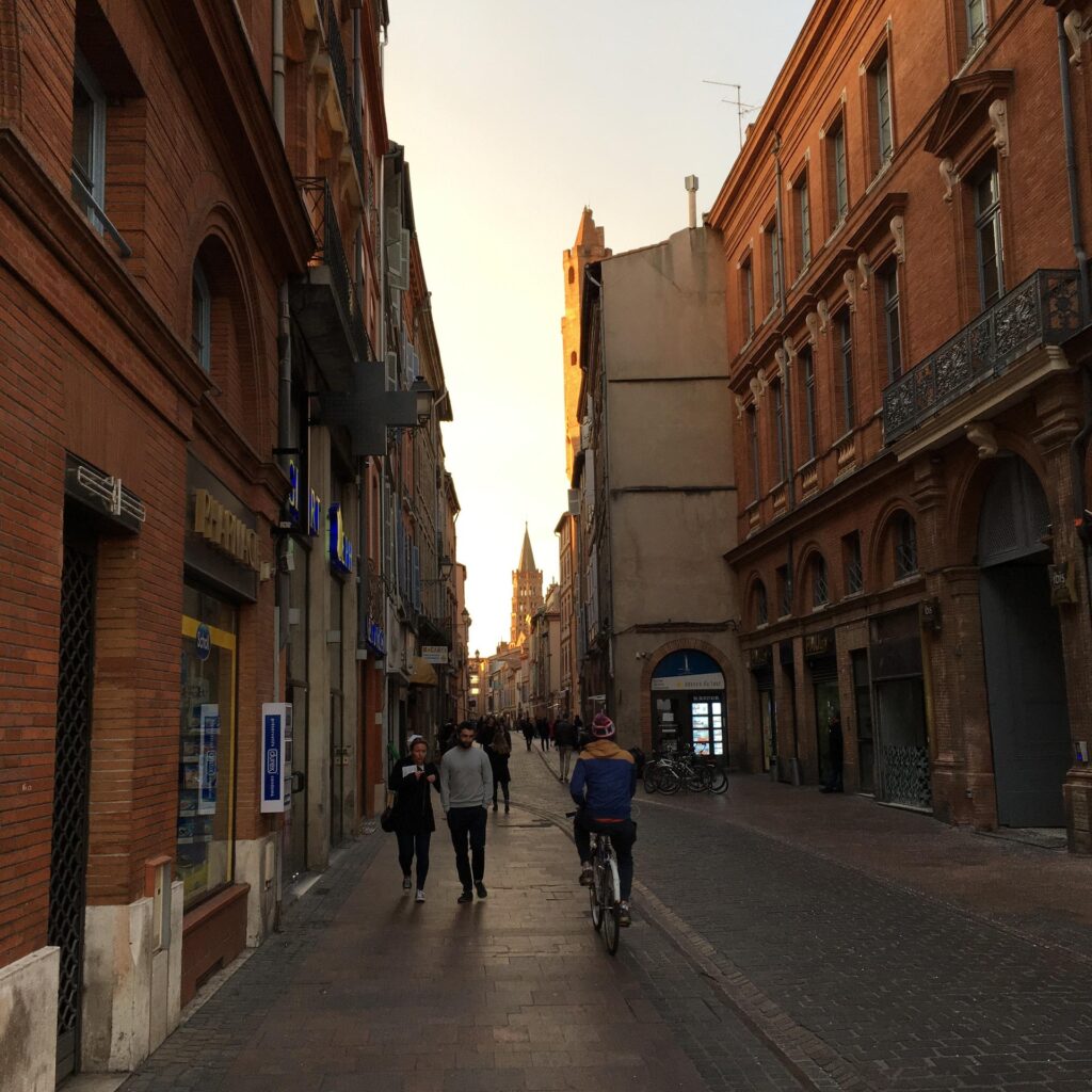 Découvrir Toulouse à pied la ville comme terrain de randonnée urbaine