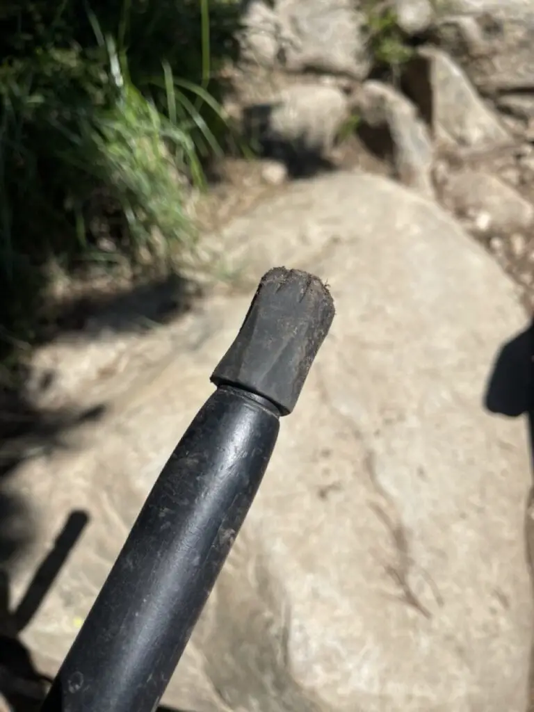 embout caoutchou du baton de marche kompagnon pour protéger les sentiers d eranonnée