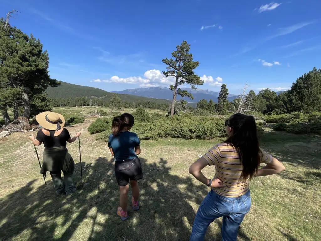 emerveillement de la beauté des montagnes des pyrénées orientales