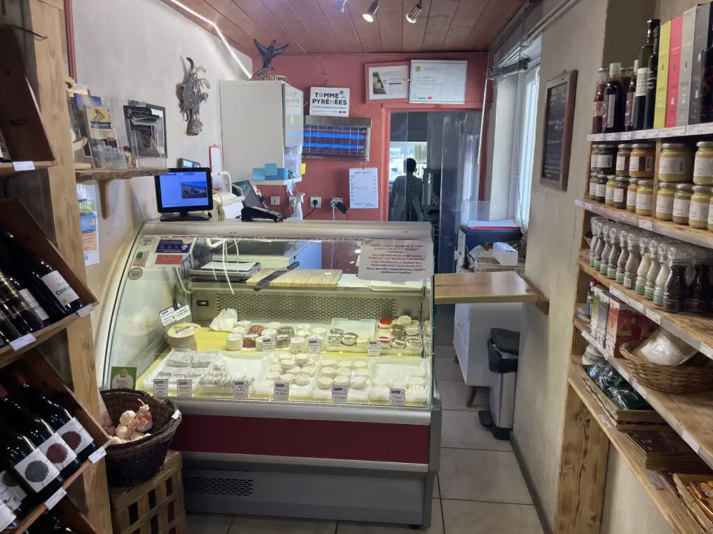 fromagerie de chèvre le dourmidou à matemale et son épicerie