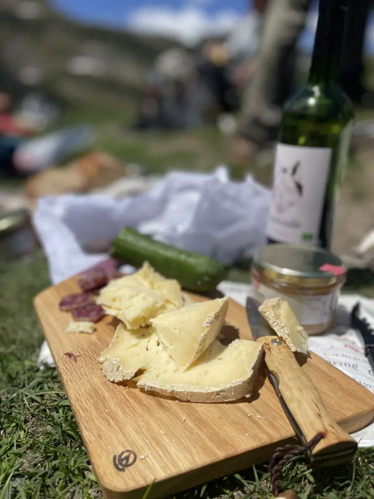 La planche à découper Kutty au service de la cuisine en bivouac