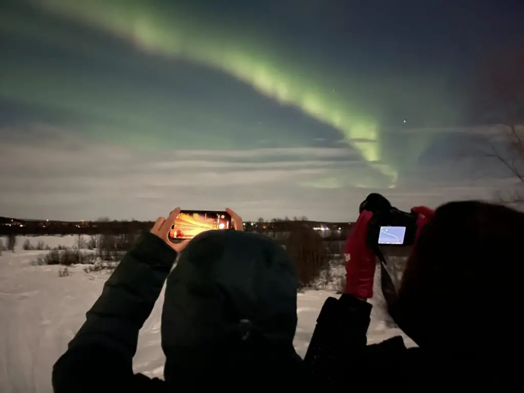 Peut-on photographier les aurores boréales avec un smartphone