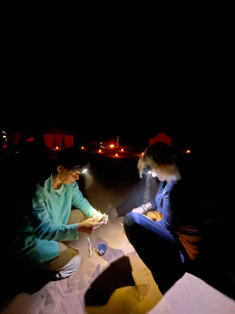 test et avis lampe frontale ledlenser dans le desert marocain