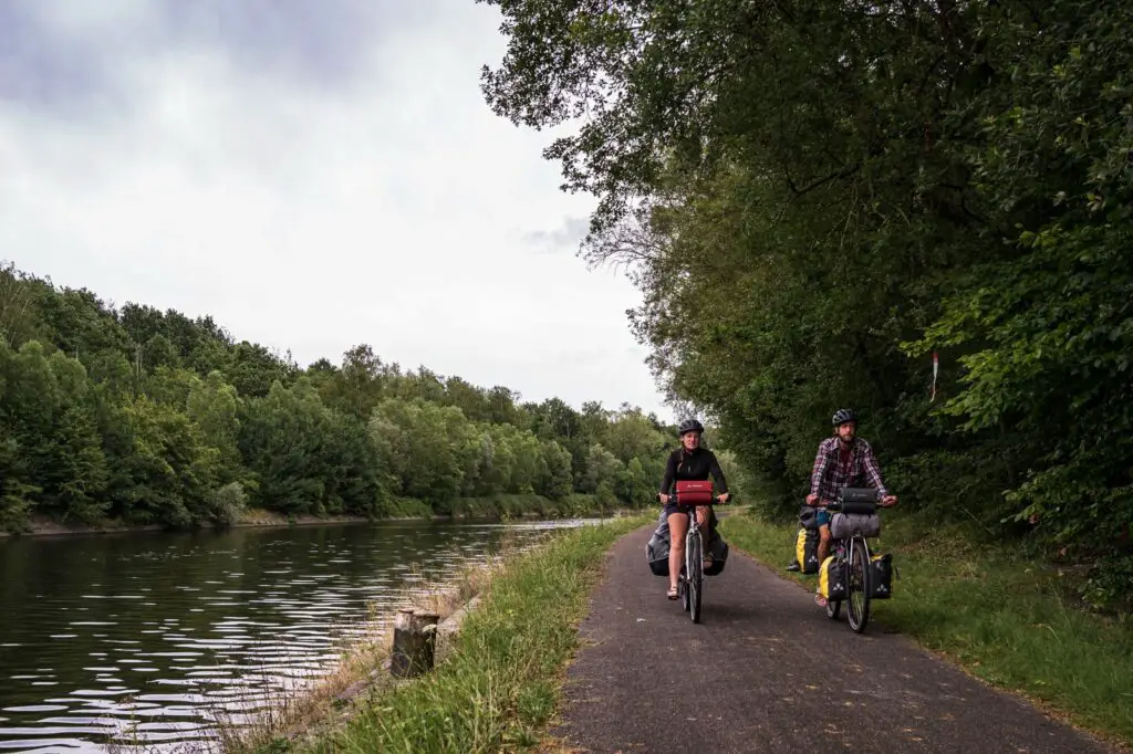 Vélo et cyclotourisme en belgique et sillonner le réseau RAVeL