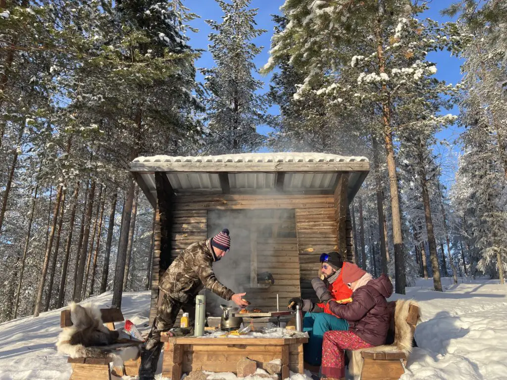 Séjour famille multi-activités en laponie en hiver