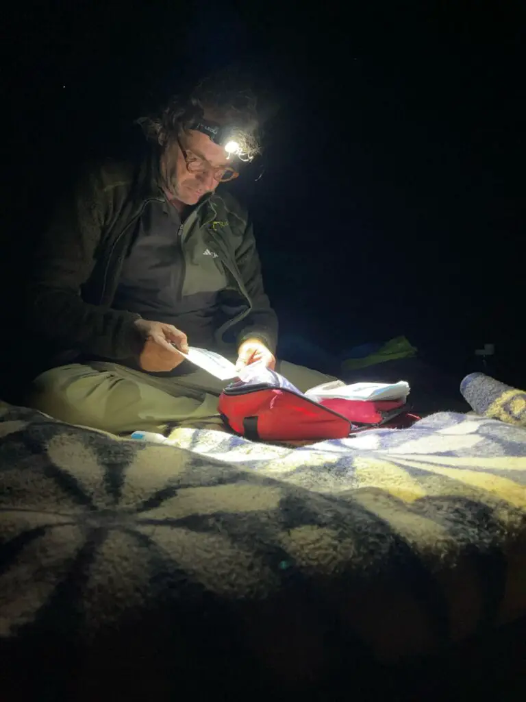 lampe frontale ledlenser pour amateur de bivouac