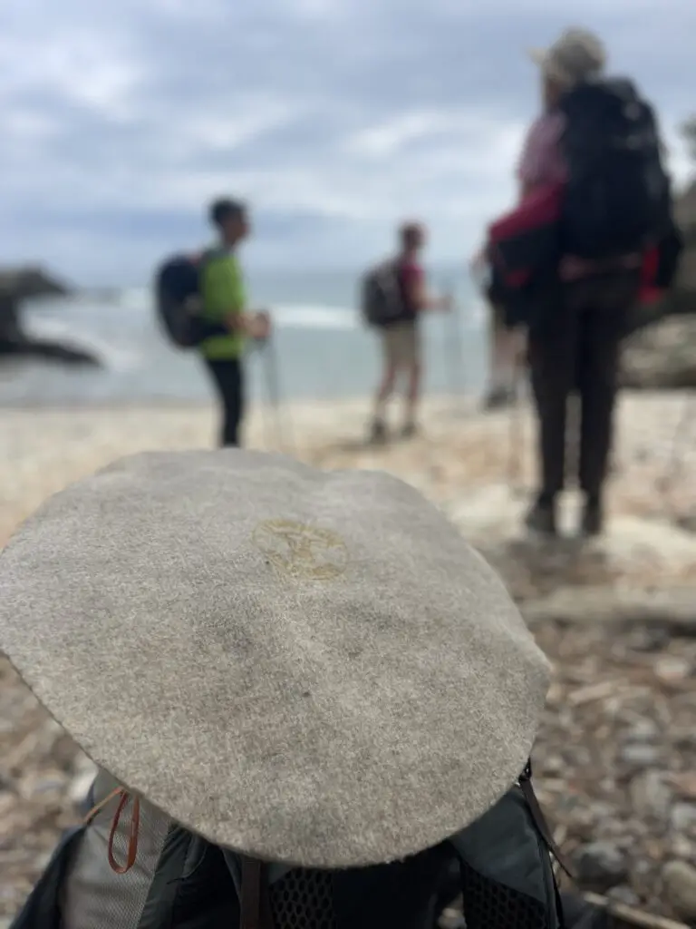le tapis en laine en promenade en randonnée sur la côte vermeille occitanie
