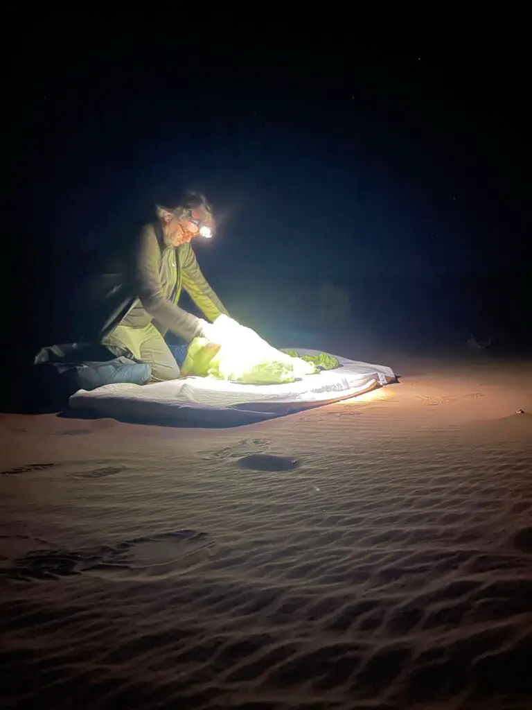 Test terrain dans le désert marocain de la lampe frontale ledlenser