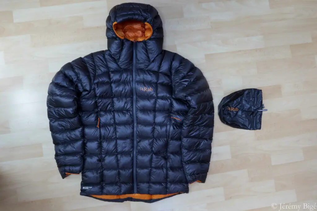 Doudoune Mythic Alpine et son sac de rangement
