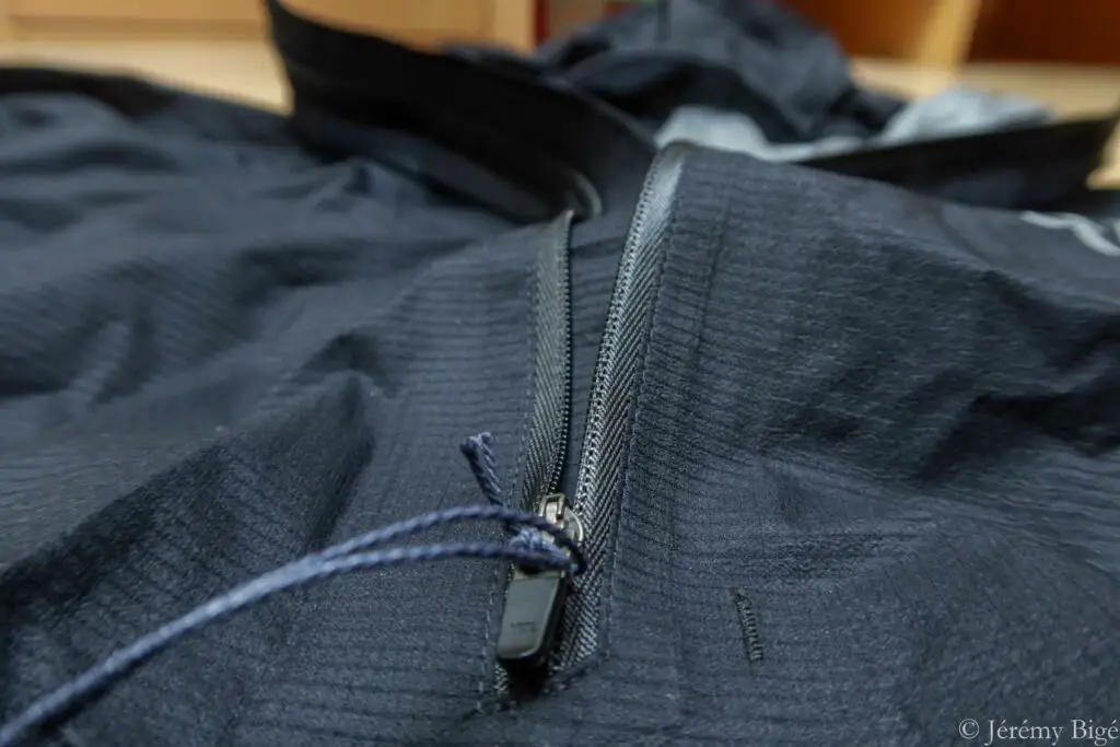 Demi-zip de la veste Phantom de Rab
