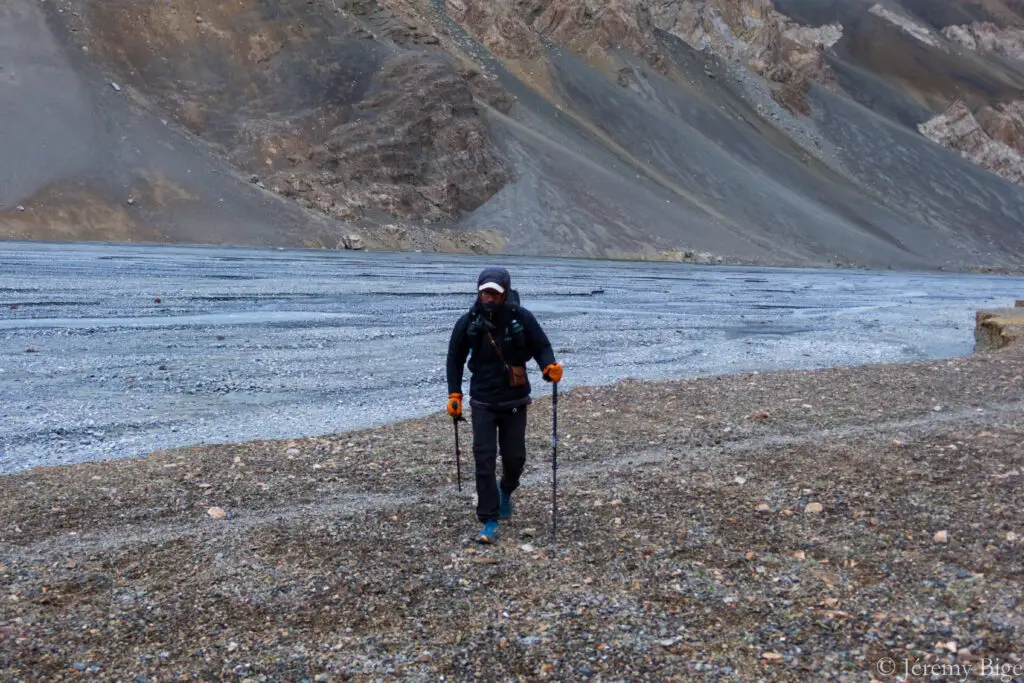 Départ humide et froid pour le Parang la (5562m).