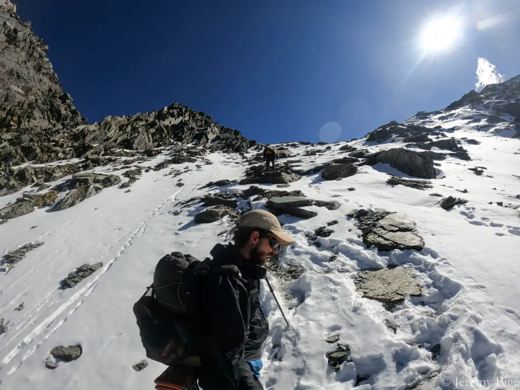 Sous le col à 4860m menant au Sun Daha.