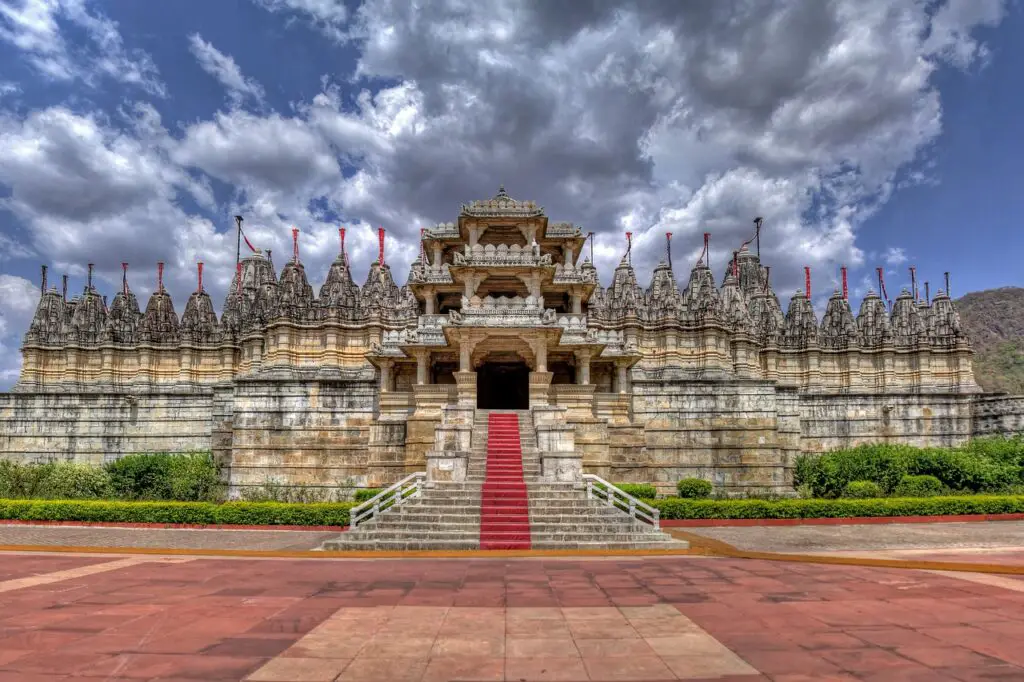 Visite d'un temple à Ranakpur en Inde