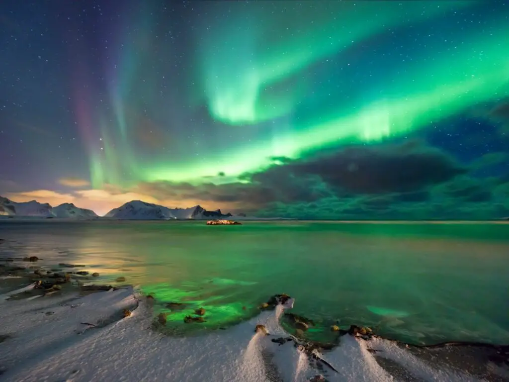 Les aurores boréales au dessus d'Abisko en Suède